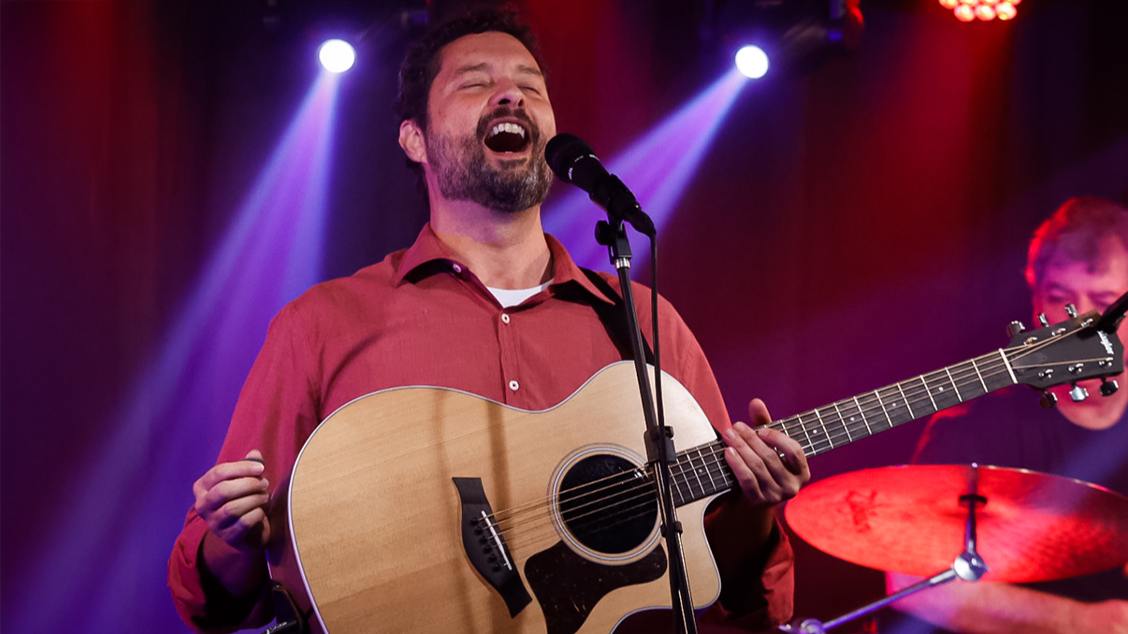 Sexta Plural apresenta Marcelo Hollanda e Banda Rio de Minas (foto do evento)